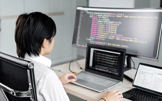 庆阳 ,php声明和调用变量的符号是什么？